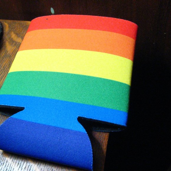 Merrill Lynch Gay Pride Neoprene Can Cooler - Picture 4 of 5